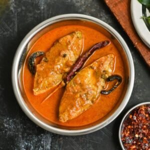 Pomfret Curry Half